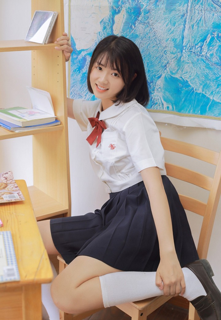 jk制服美女学生妹齐肩短发清纯气质动人写真
